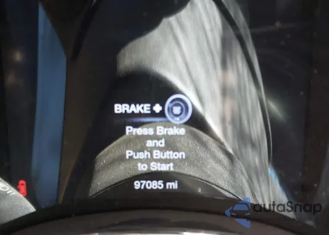 2019 Jeep Grand Cherokee Upland 4X4 z USA, uszkodzony, nr VIN 1C4RJFAG1KC808183